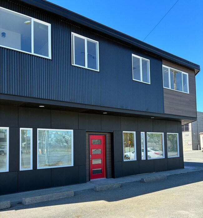 Building Photo - 3200 Spenard Rd