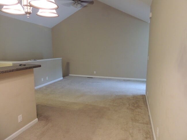 Building Photo - Spacious 3-Bed, 2-Bath Townhome with Bonus...