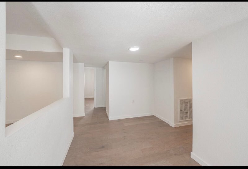 Building Photo - 3506 S Elm Dr