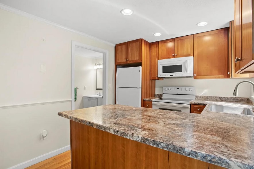 Building Photo - 19 Profile Cir