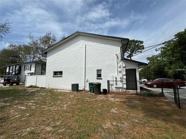 Building Photo - 310 7th St N