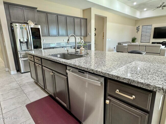 Building Photo - 3453 E Aloe Dr