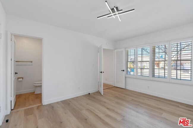 Building Photo - 15974 Tobin Way