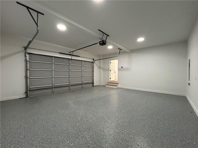 Building Photo - 73 Whitefoord Ave SE