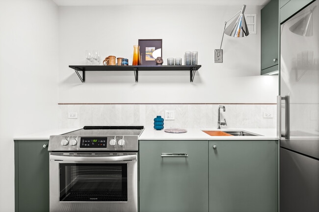 Building Photo - 340 W Diversey Pkwy