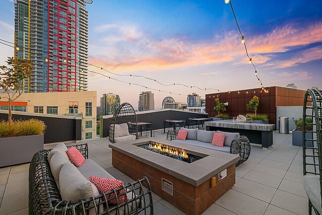 Building Photo - Form 15