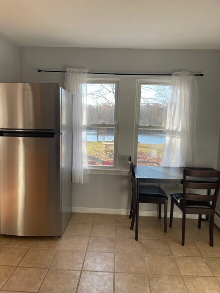 Eat in Kitchen - 17 Elderberry Dr