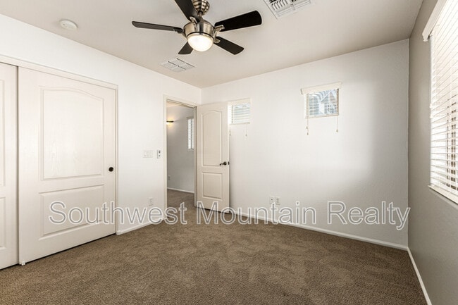 Building Photo - 38426 N Beverly Ave