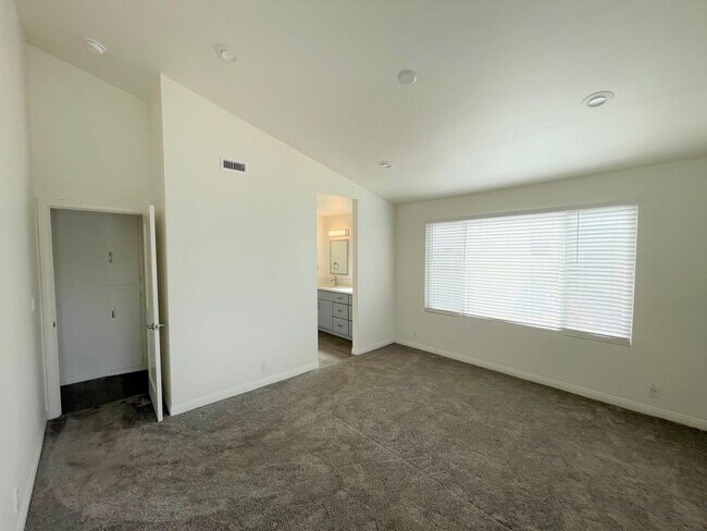 Building Photo - Oxnard Shores- Completely Remodeled & Steps to the Sand!