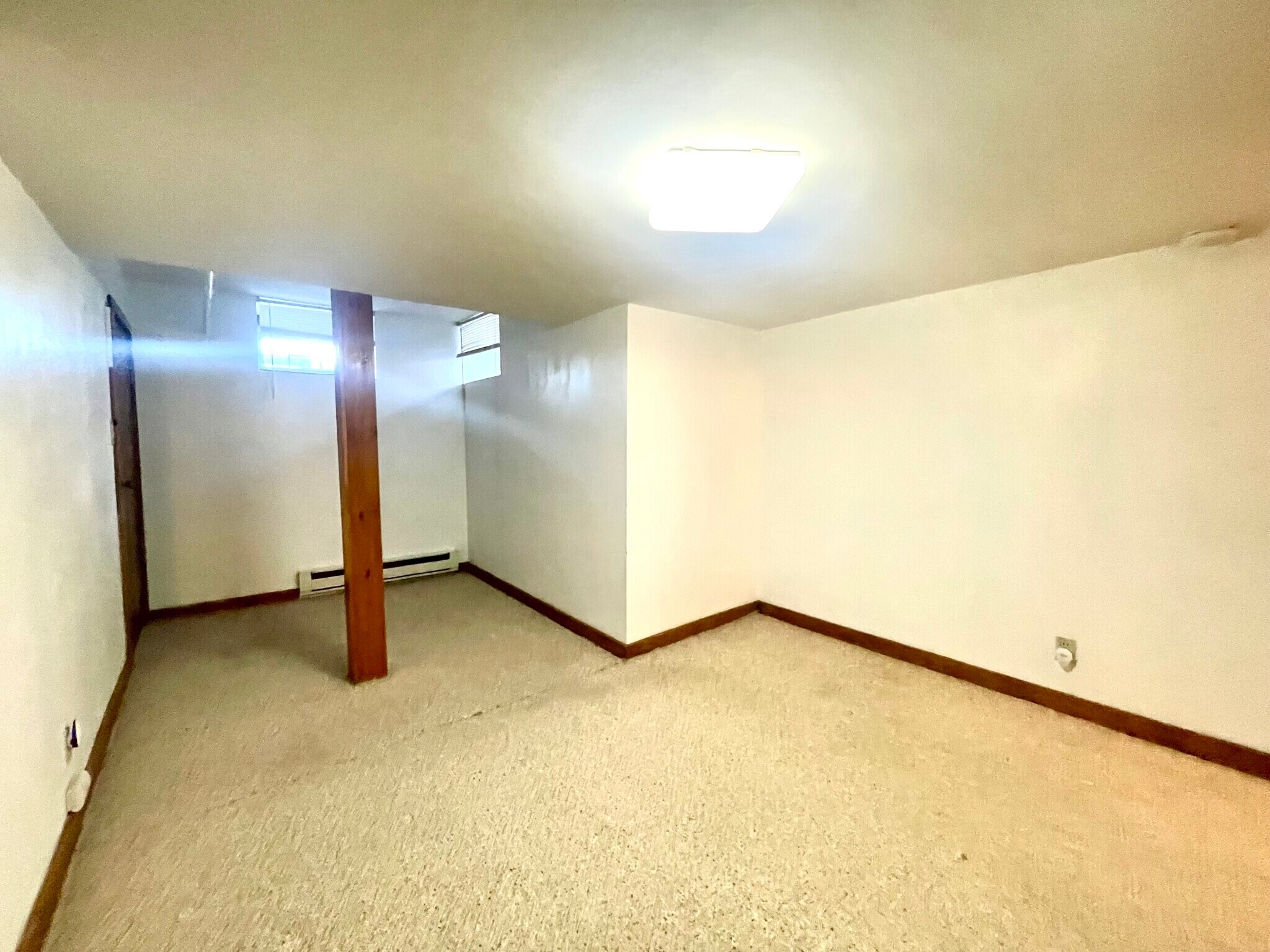 Building Photo - 27 South Crescent Circuit