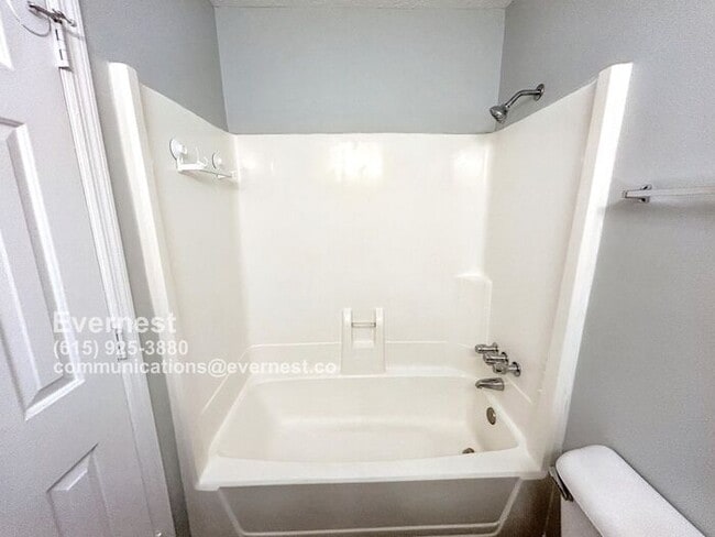 Building Photo - Adorable 3-Bedroom, 2-Bathroom Home in a C...