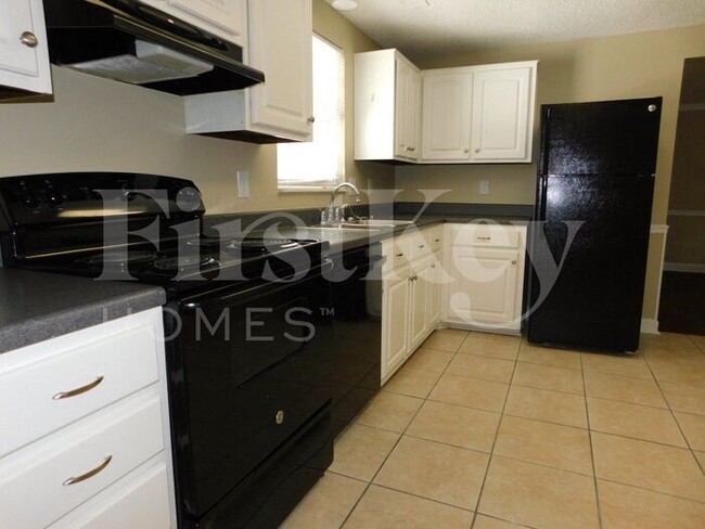 Building Photo - 7076 Autumnhill Ln