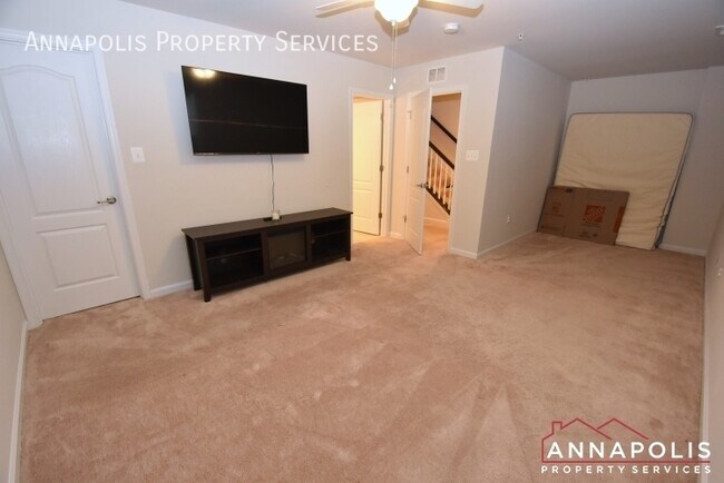 Building Photo - 1379 Hawthorn Dr