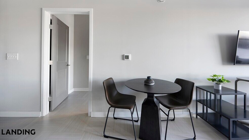 Building Photo - 600 19th St N