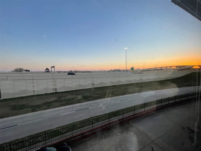 Building Photo - 7650 Springhill St