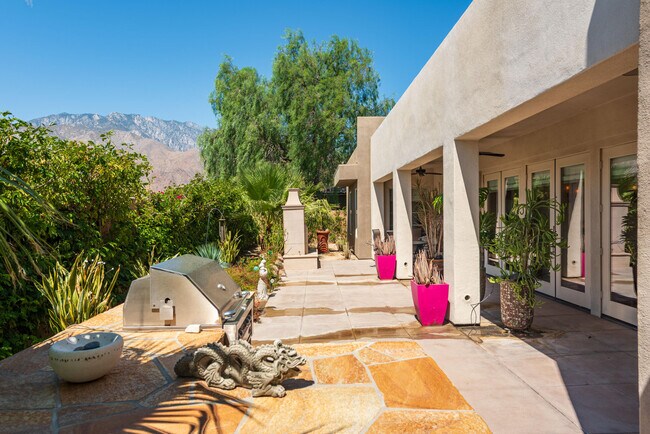 Building Photo - 1615 Savvy Ct