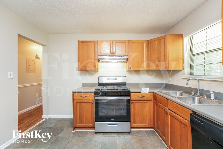 Building Photo - 2261 Cherokee Valley Dr