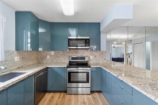 Building Photo - 2515 NW 99th Ave