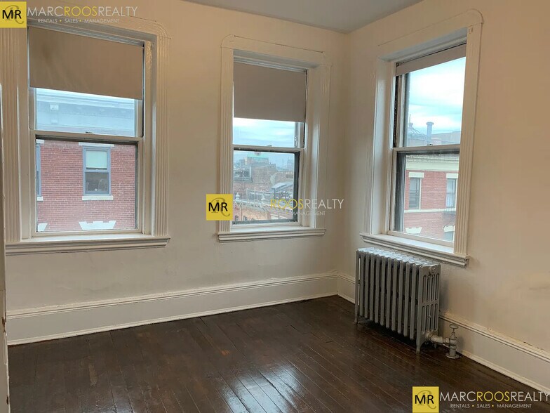 Building Photo - 28 Grove St