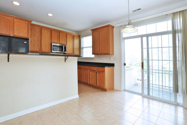 Building Photo - 1359 Scarboro Rd