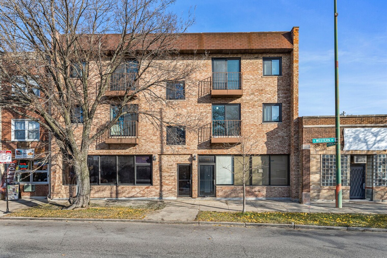 Building Photo - 2342 W Touhy Ave