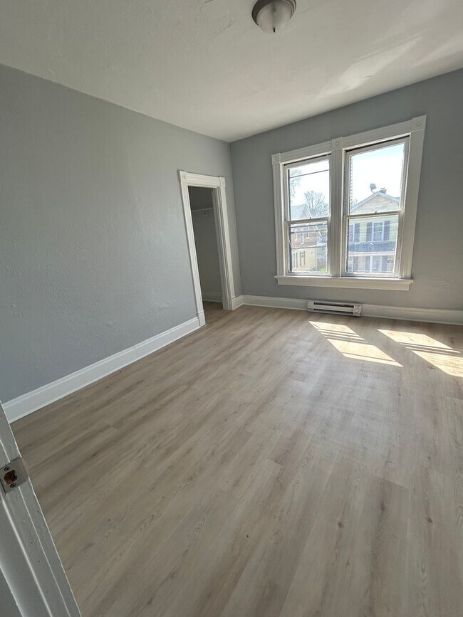 Building Photo - 1510 57th St