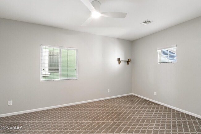 Building Photo - 714 E Boca Raton Rd