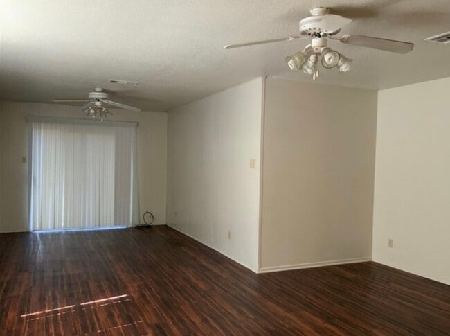 Building Photo - 1409 Paseo Del Oro