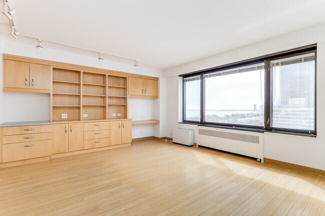 Building Photo - 3100 N Lake Shore Dr