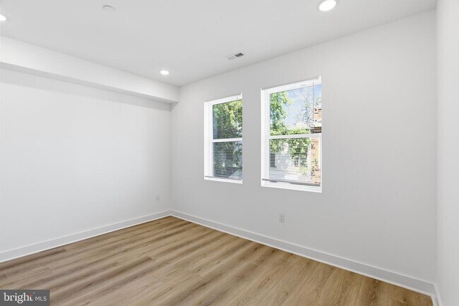 Building Photo - 2532 N 11th St
