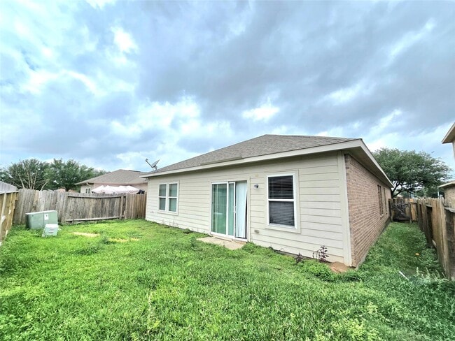 Building Photo - 18319 Tuscana Shores Dr