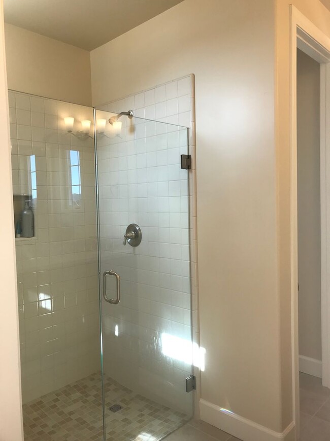 Building Photo - Spacious Home - Newer Build TOSCANO Neighb...