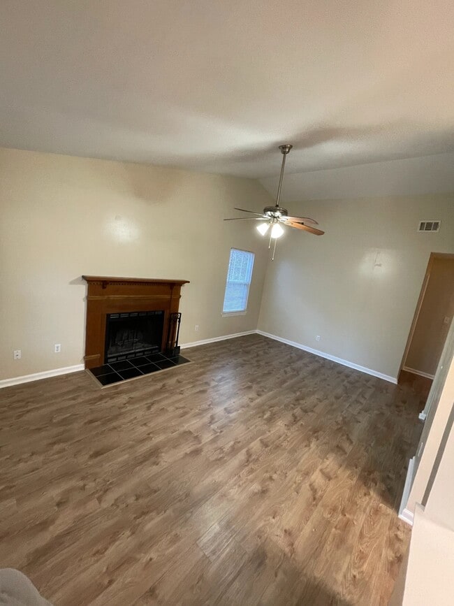 Building Photo - 2817 Ridgecrest Dr