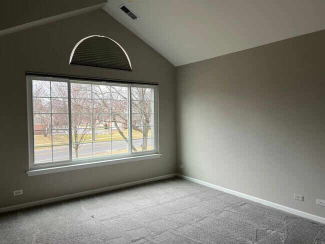 Building Photo - 401 Cromwell Cir