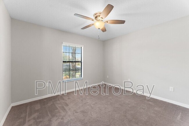 Building Photo - 9703 Sage Creek Dr