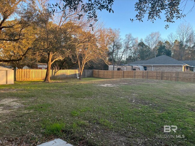 Building Photo - 10510 Gayfer Rd Ext