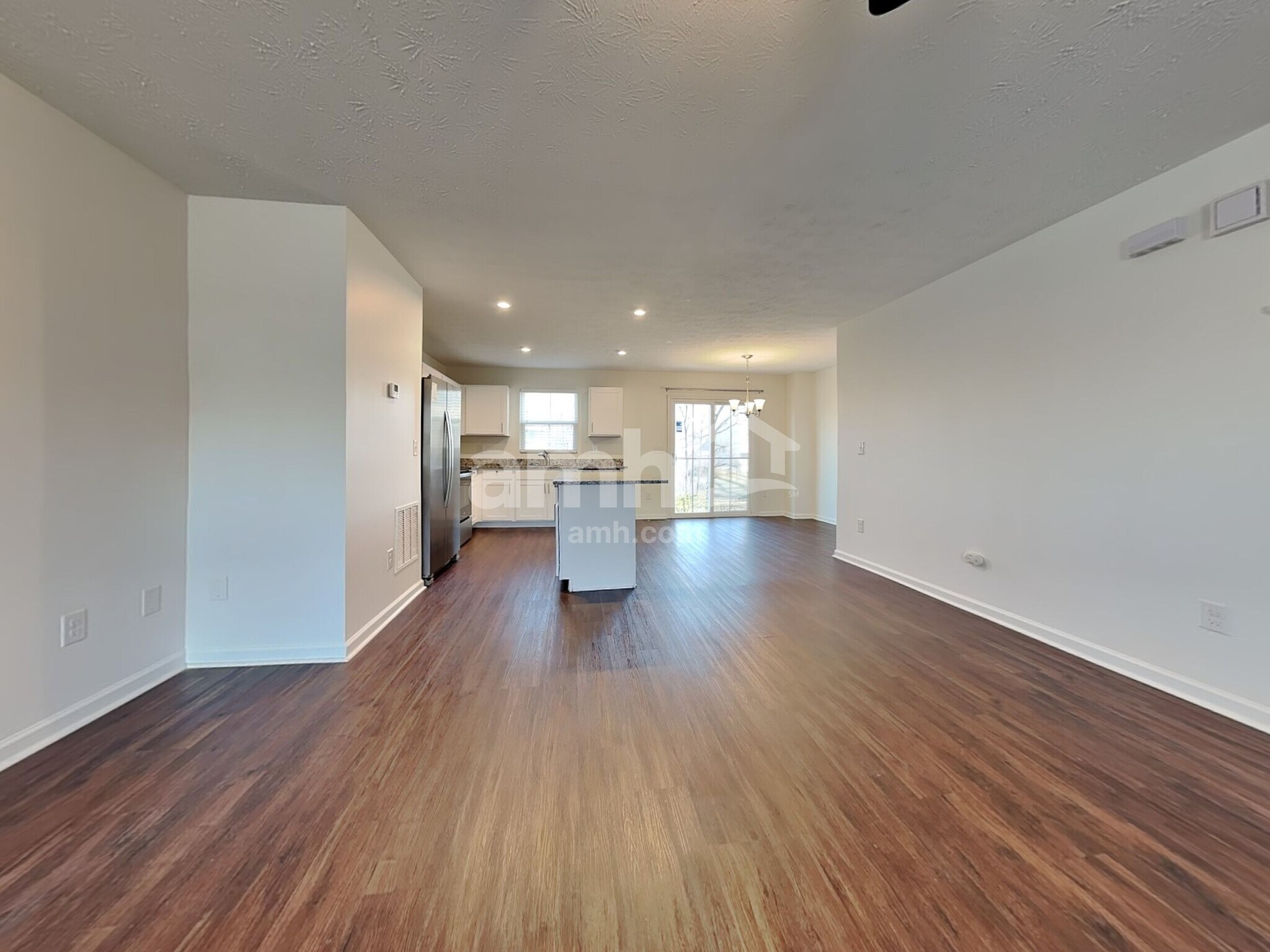 Building Photo - 5670 Julia Kate Dr