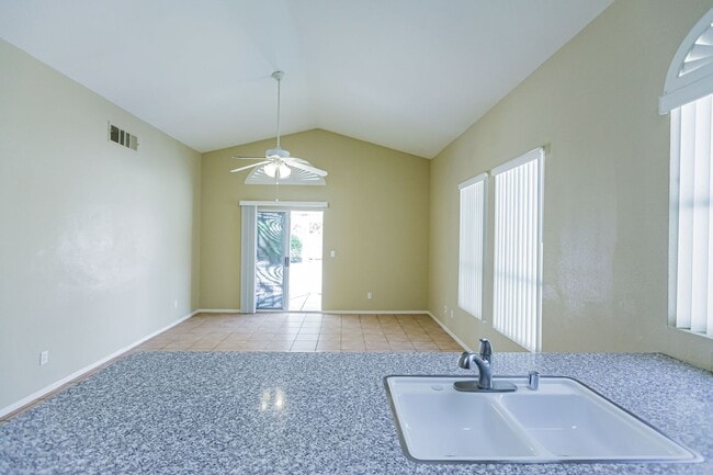 Building Photo - 1 Story home located in Silverado Ranch