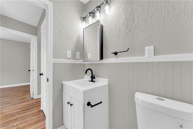 Building Photo - 12107 Worthington Ave