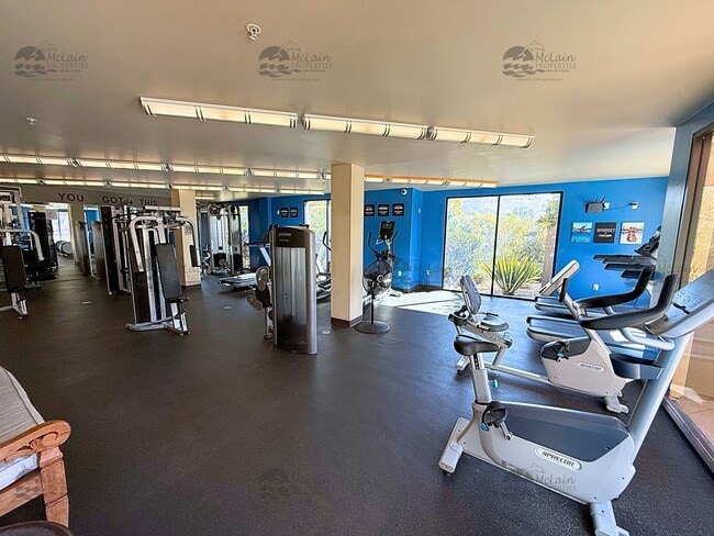 Building Photo - Top Floor 2BD/2BA Condo