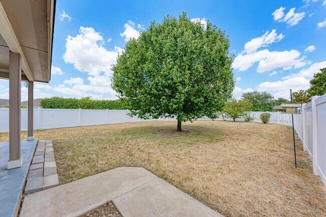 Building Photo - Large home in Pflugerville!  3 car garage - Highland Park Neighborhood