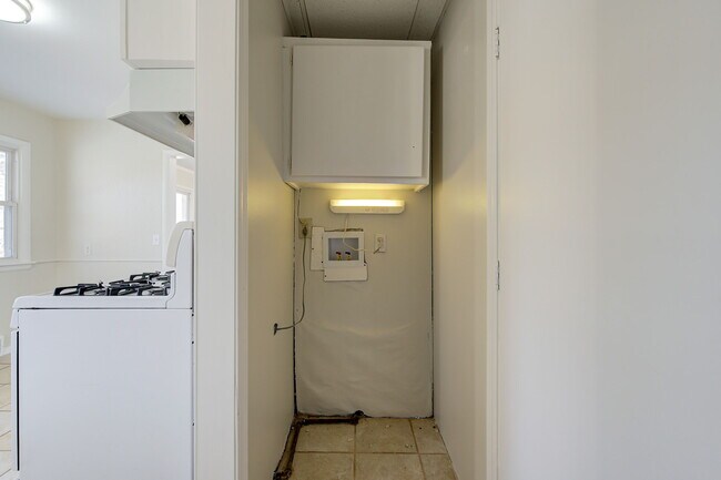 Building Photo - 2501 Ashley Dr