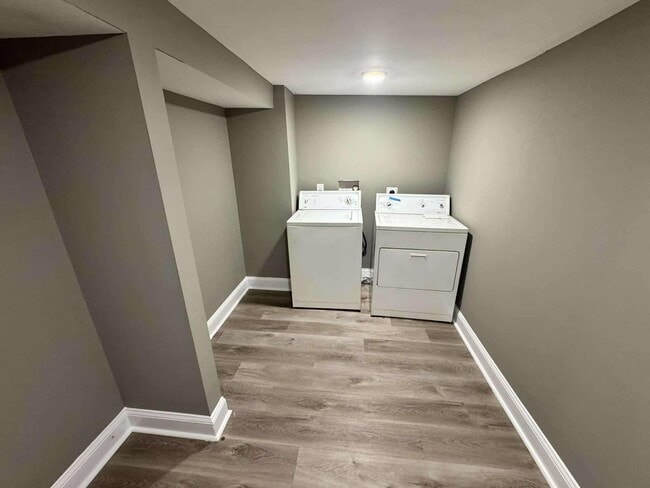 Building Photo - 3 Bedroom 2.5 Bathroom Townhouse