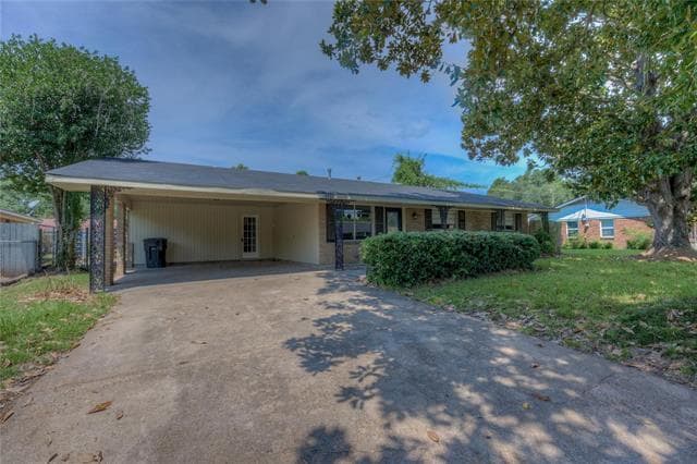 Building Photo - 1330 E Washington St