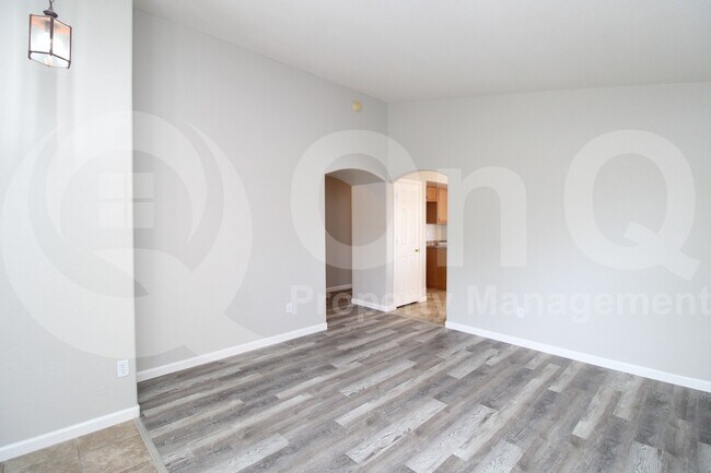 Building Photo - 31402 N Cactus Dr
