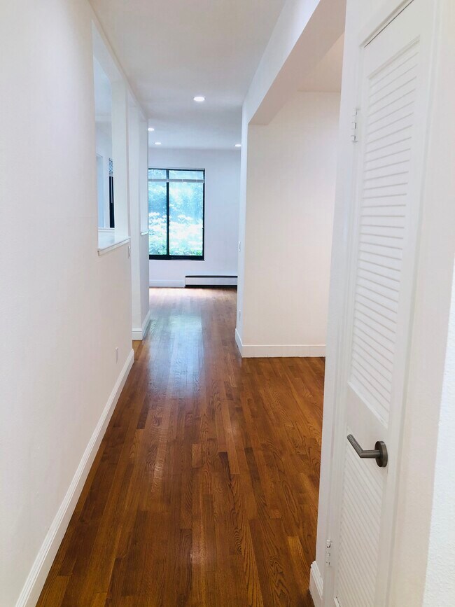 Building Photo - 1755 Filbert St