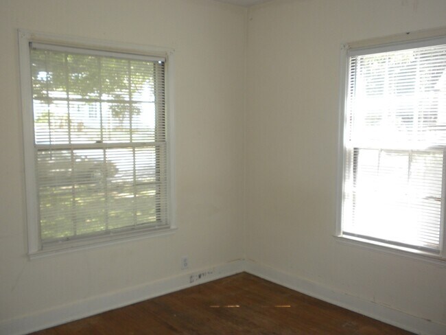 Building Photo - 1414 Anthony St