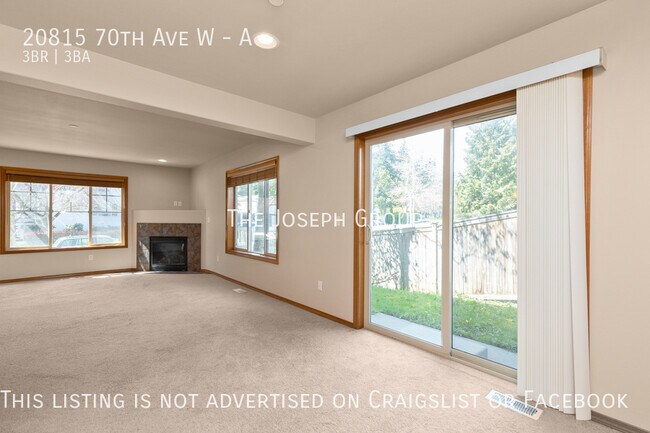 Building Photo - Sun-filled 3 bed/2.5 bath in Lynnwood!
