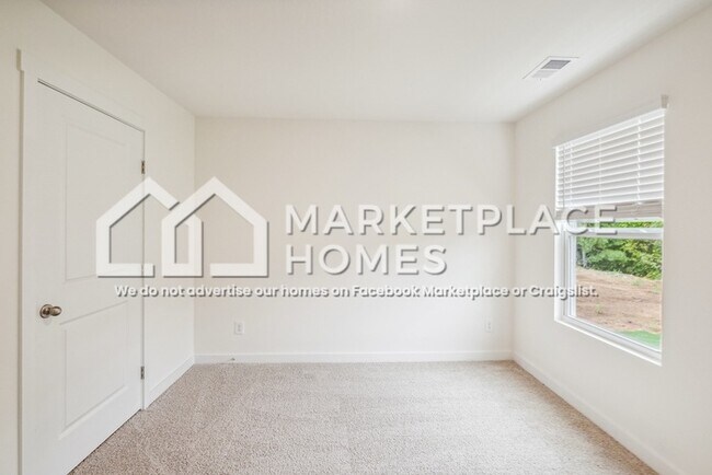 Building Photo - 4146 Hines Ln NE