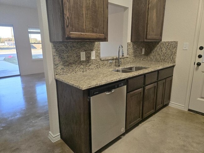 Building Photo - 205 Stillhouse Rd